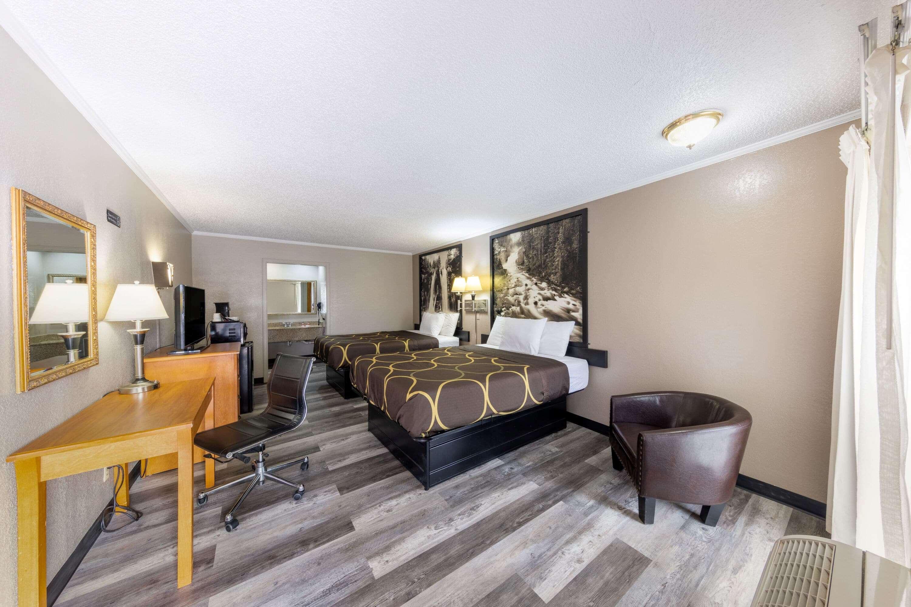 Super 8 By Wyndham Kansas City Airport North Exterior photo